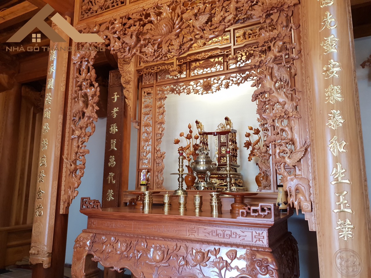 Trang chủ 320 gian tho trong nha go co truyen