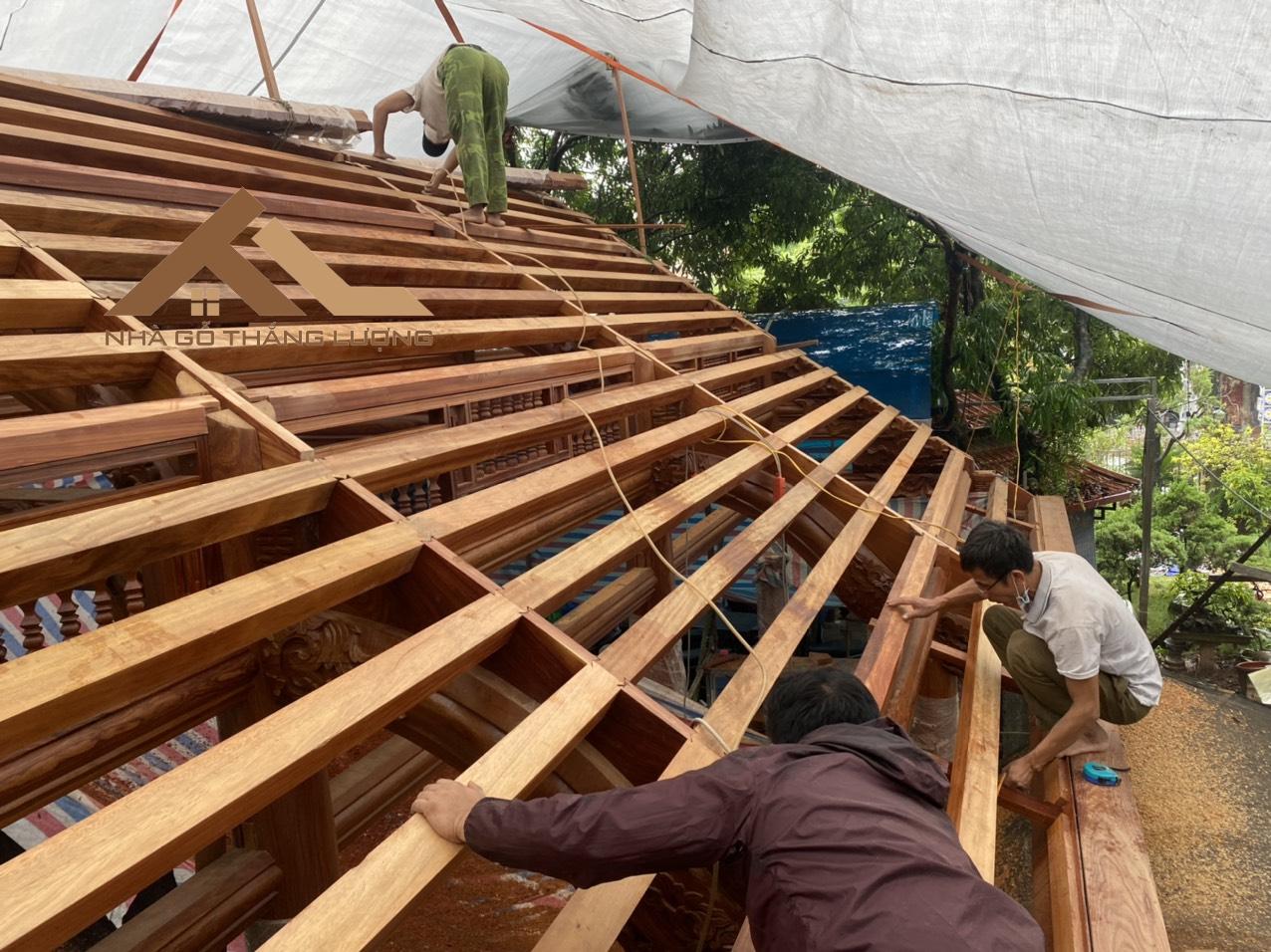 Trang chủ 319 nay muc mai va dong dui nha go